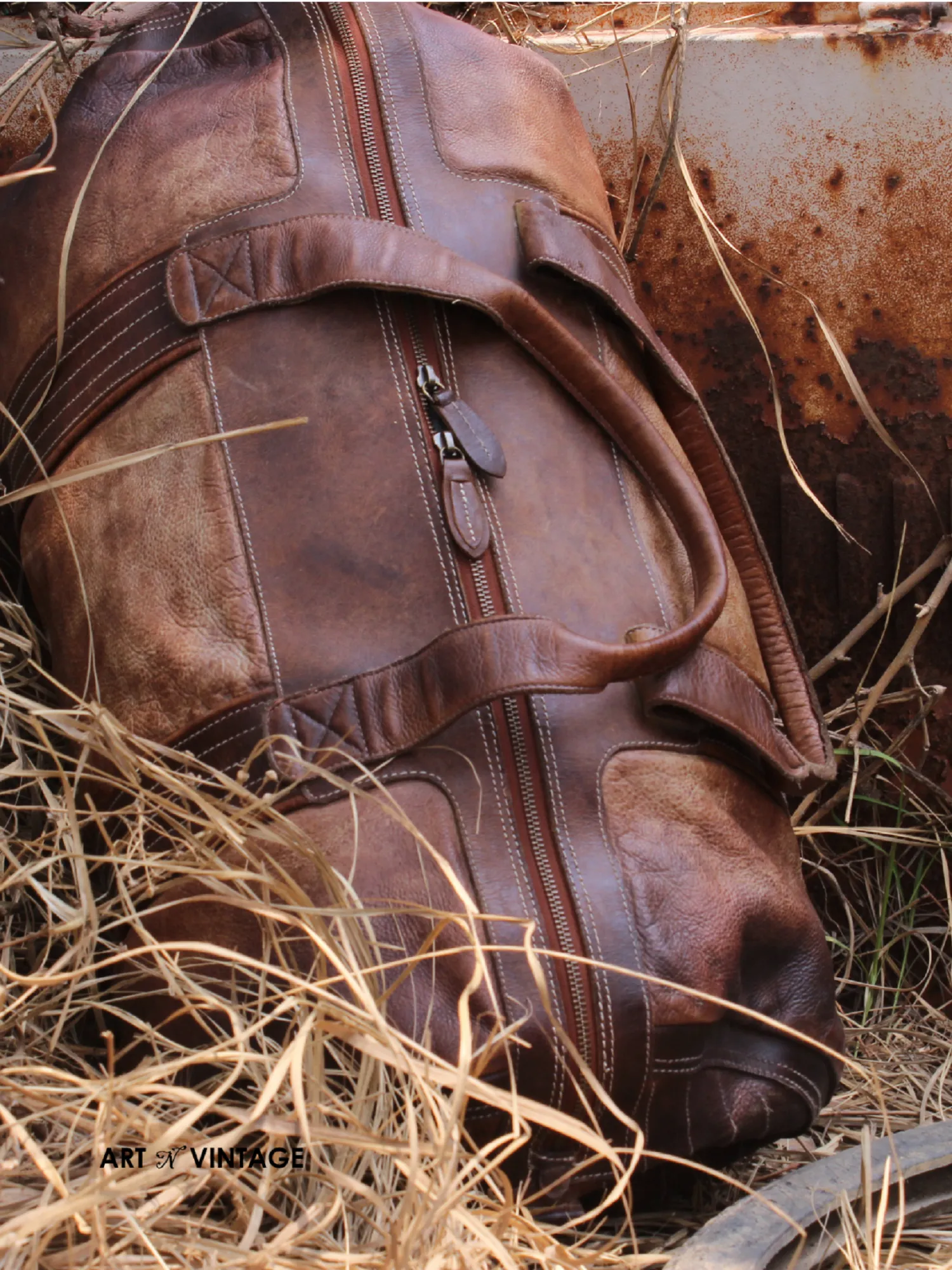 Alexander: Travel Weekender Bag With Brown Washed Effect