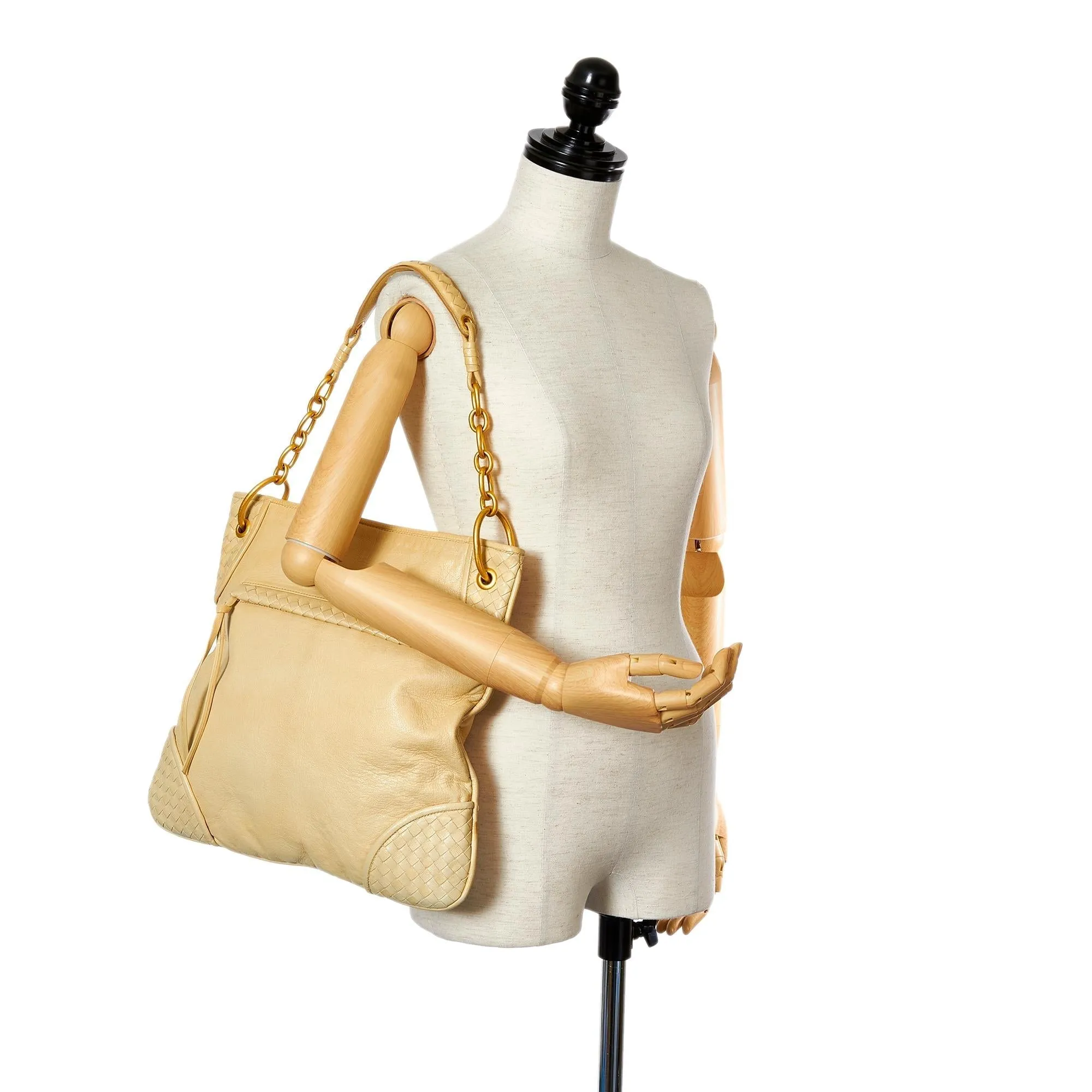 Bottega Veneta Intrecciato Leather Shoulder Bag (SHG-35004)