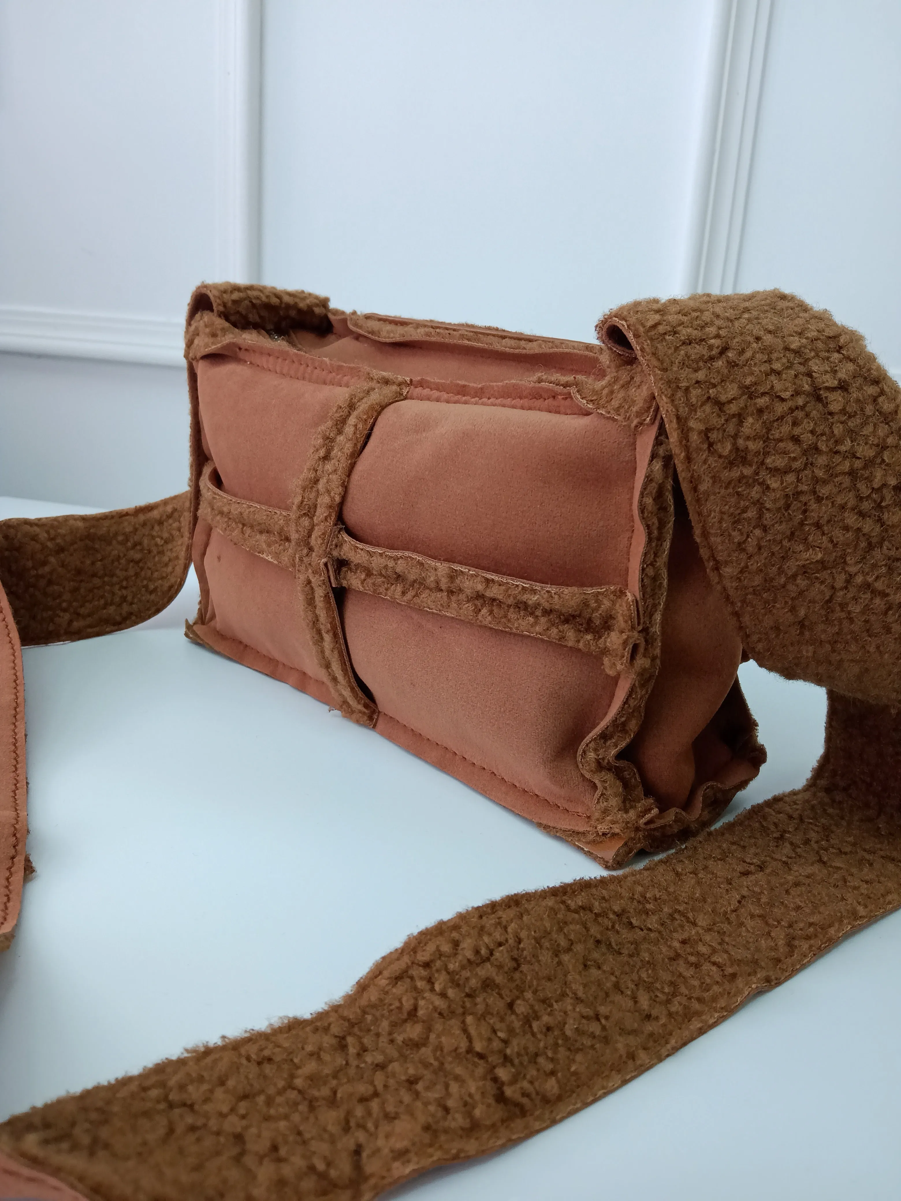 Camel Mouton Sling Bag