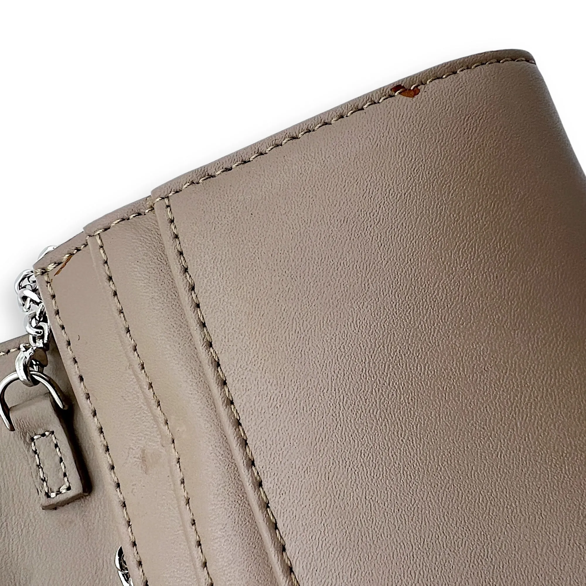 Continental Wallet On Chain Grey in Calfskin, Silver hardware