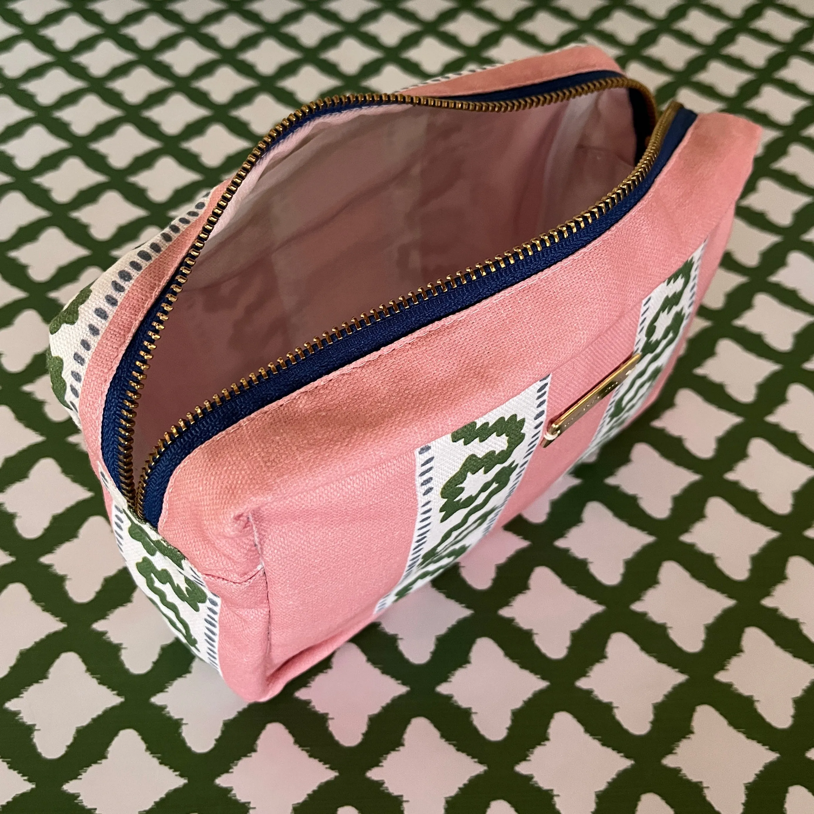 Large Harbor Trail Bahama Pink Toiletries Bag