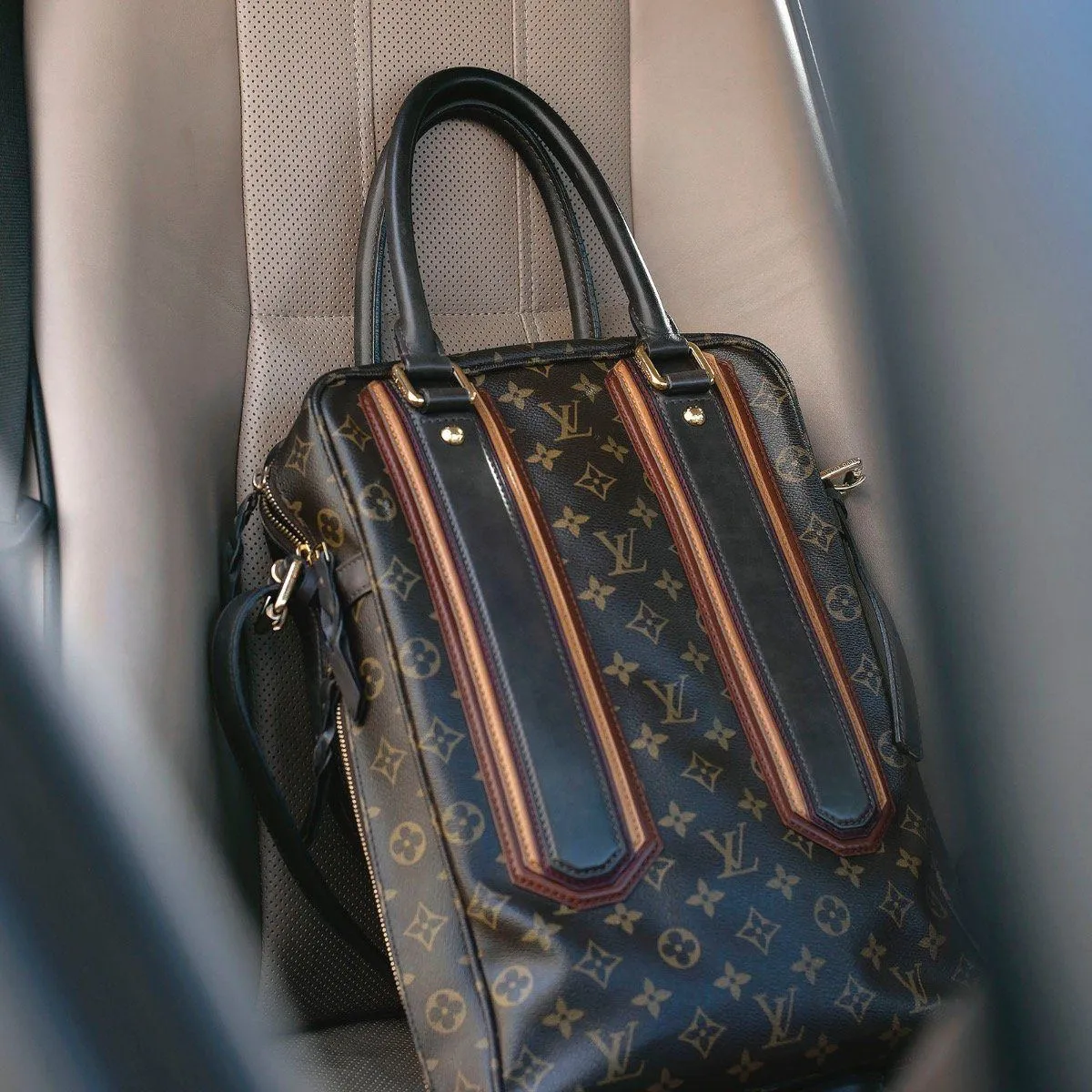 Louis Vuitton Monogram Bequia Porte Document Vertical Bag